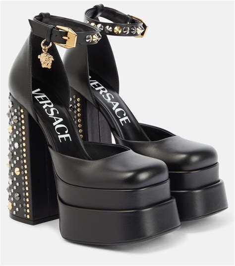 medusa versace scarpe|versace medusa aevitas pumps.